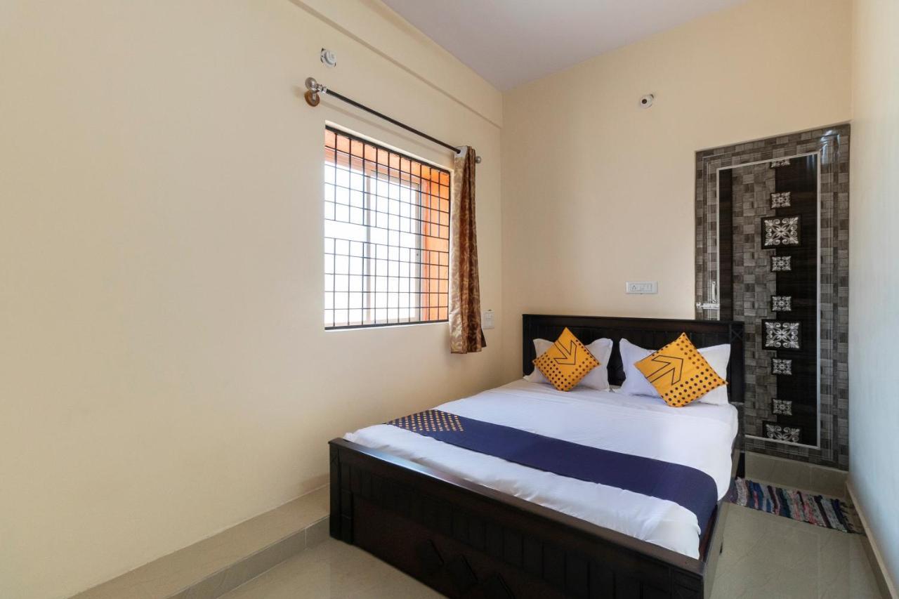 Spot On Ssr Lodging And Boarding Bangalore Exterior foto